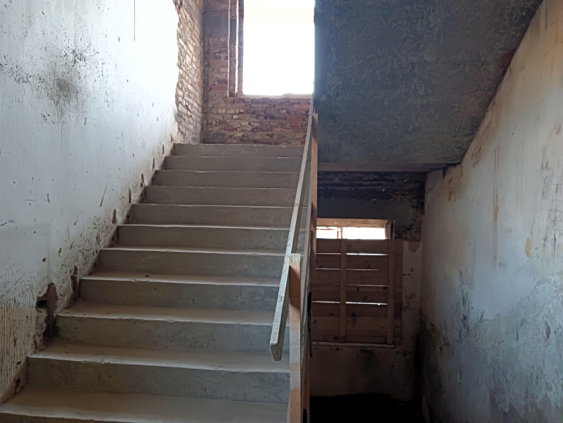 Image 12